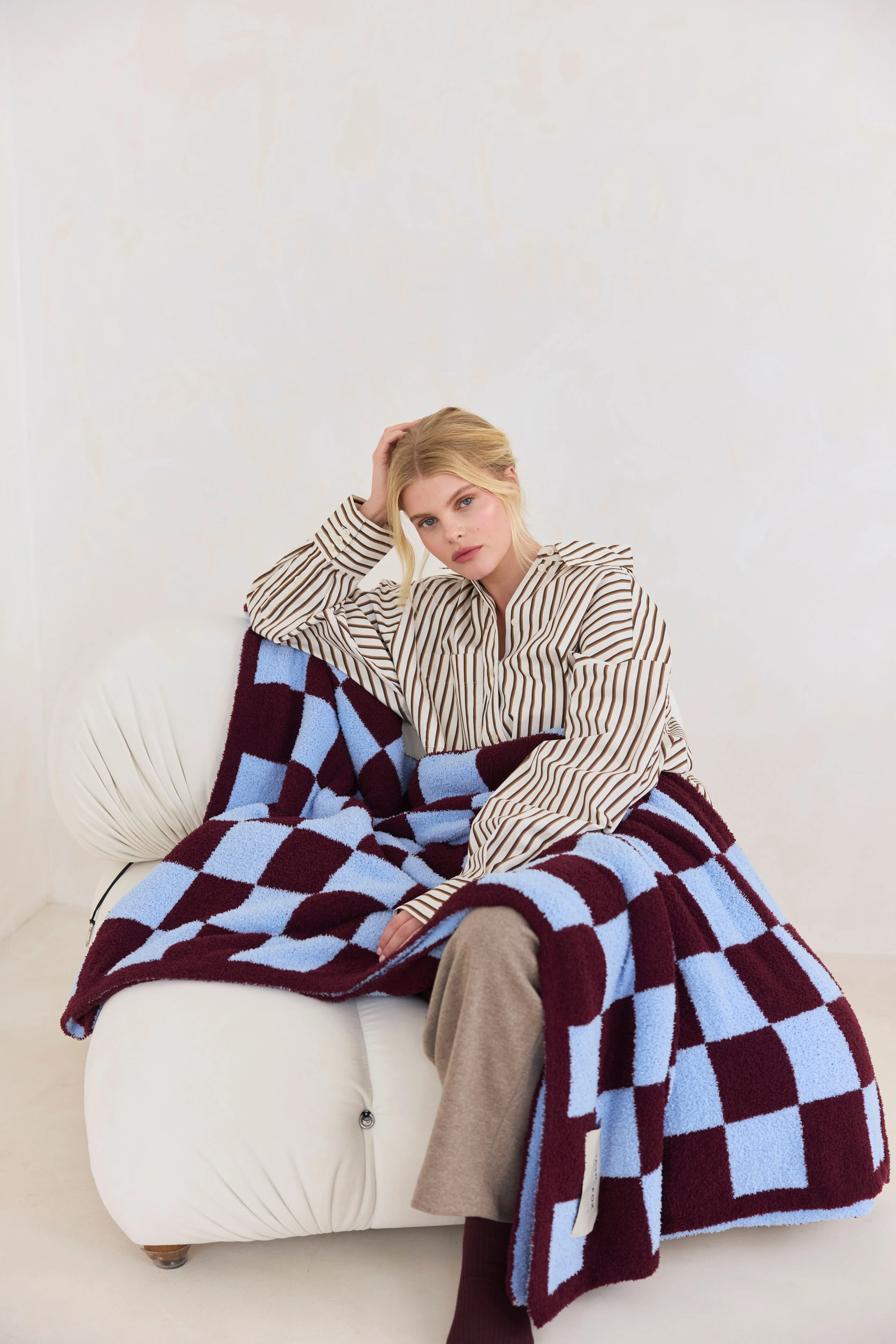 The Teddy Throw - Blue - Image 5